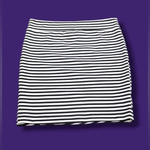 Charlotte Russe Stretchy Short Striped Juniors Size Small Black White Mini Skirt - Picture 5 of 15